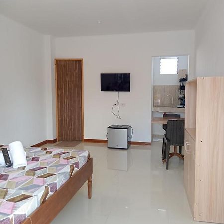__Aplaridel Inn Suites__ Angeles Esterno foto