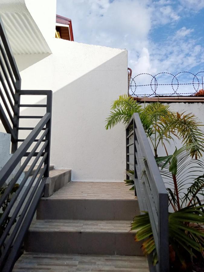 __Aplaridel Inn Suites__ Angeles Esterno foto
