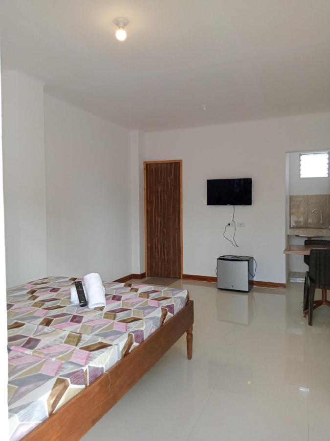 __Aplaridel Inn Suites__ Angeles Esterno foto