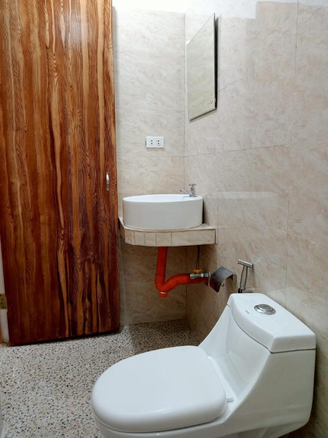 __Aplaridel Inn Suites__ Angeles Esterno foto