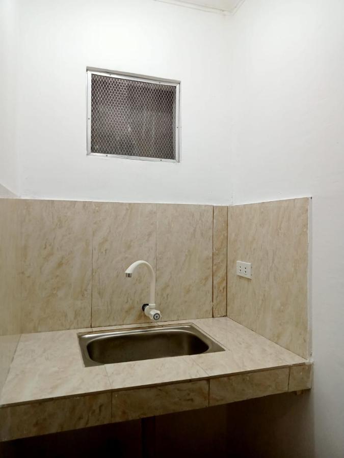 __Aplaridel Inn Suites__ Angeles Esterno foto